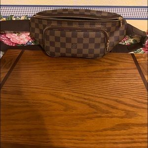 Authentic Louis Vuitton DE bum Melville Fanny Pack